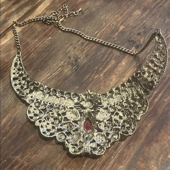 Elegant Gold and Red Statement Necklace - Picture 4 of 5